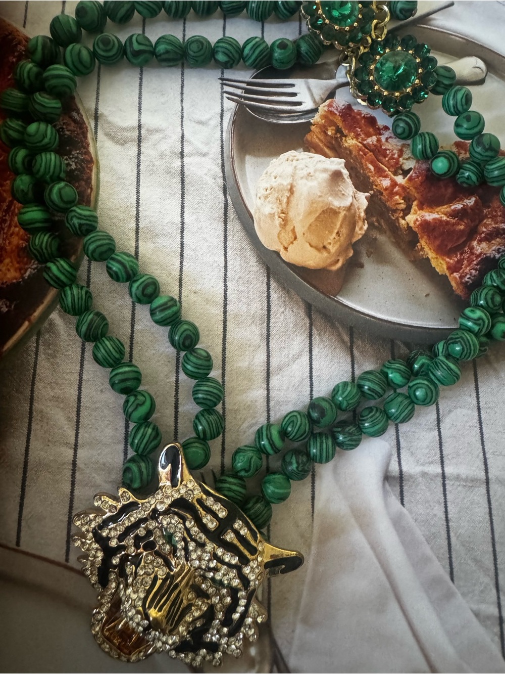 💚Eye Candy Los Angeles green Beaded Tiger Head Necklace